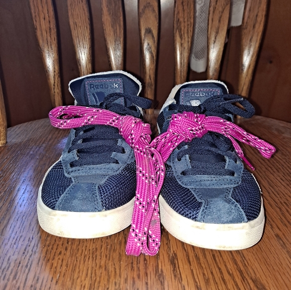 Women's size 6 Reebok pink, blue and white sneaker - Picture 4 of 7